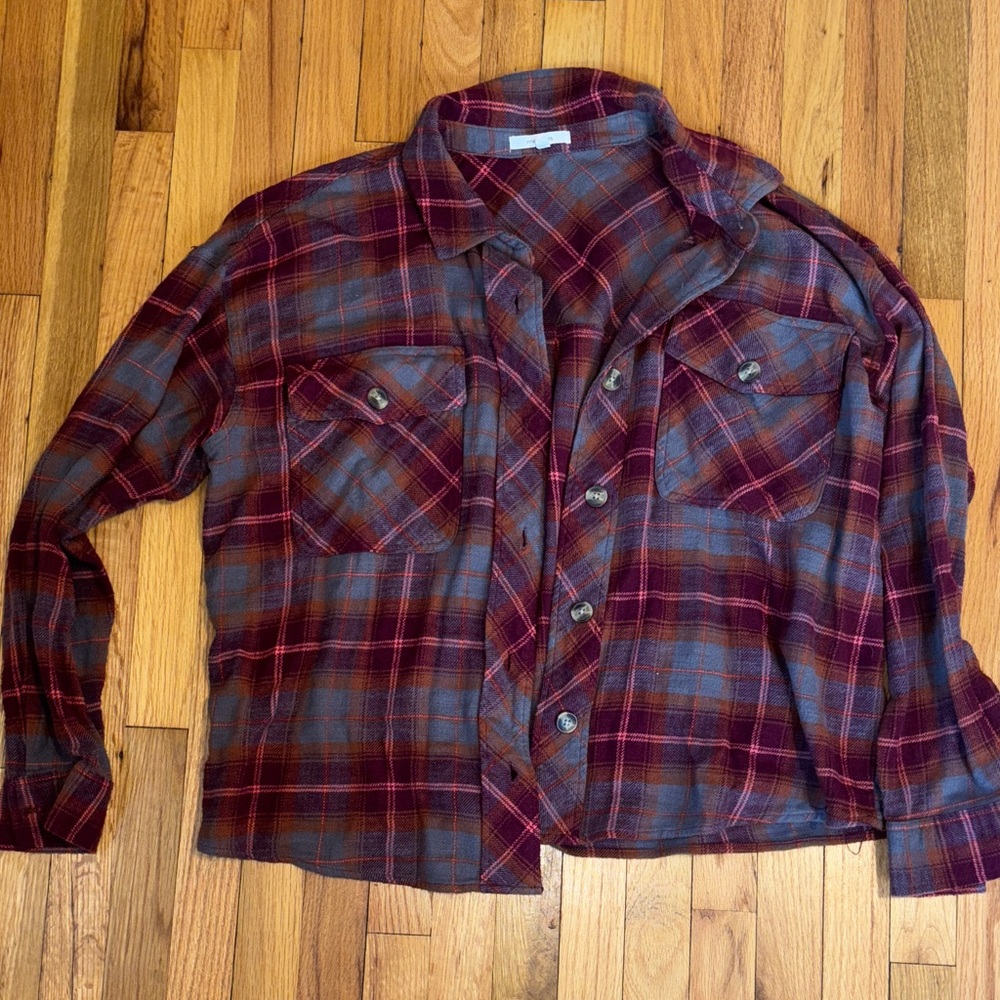 Women’s Cropped Plaid Flannel Shirt